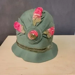 Stunning early 1900\'s cloche hat History of the Cloche Hat | Henri Henri - Henri Henri main image 2
